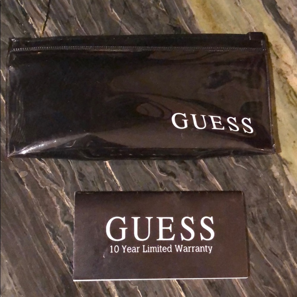 New ‼️ Guess G65977L Stainless Steel Watch - Picture 5 of 5